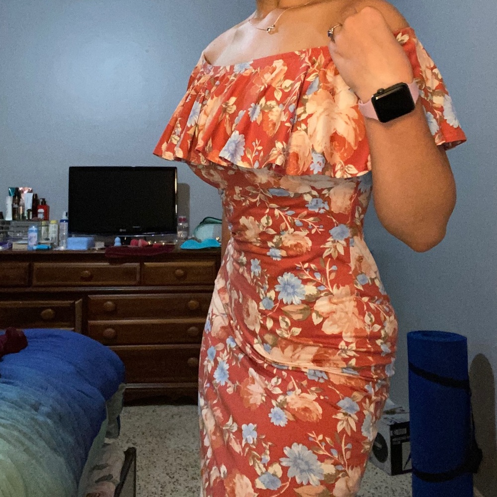 Dress - Picture 2 of 2